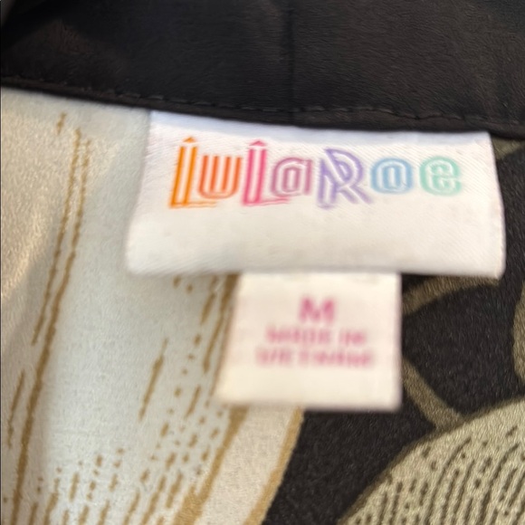 NWOT  medium lularoe  Black floral Kimono Cardigan - Picture 2 of 3